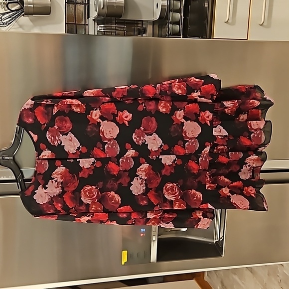 💕BCBGENERATION💕 Double Tiered A Line Dres ~ Black Combo Floral Print Large NWT - Picture 6 of 15
